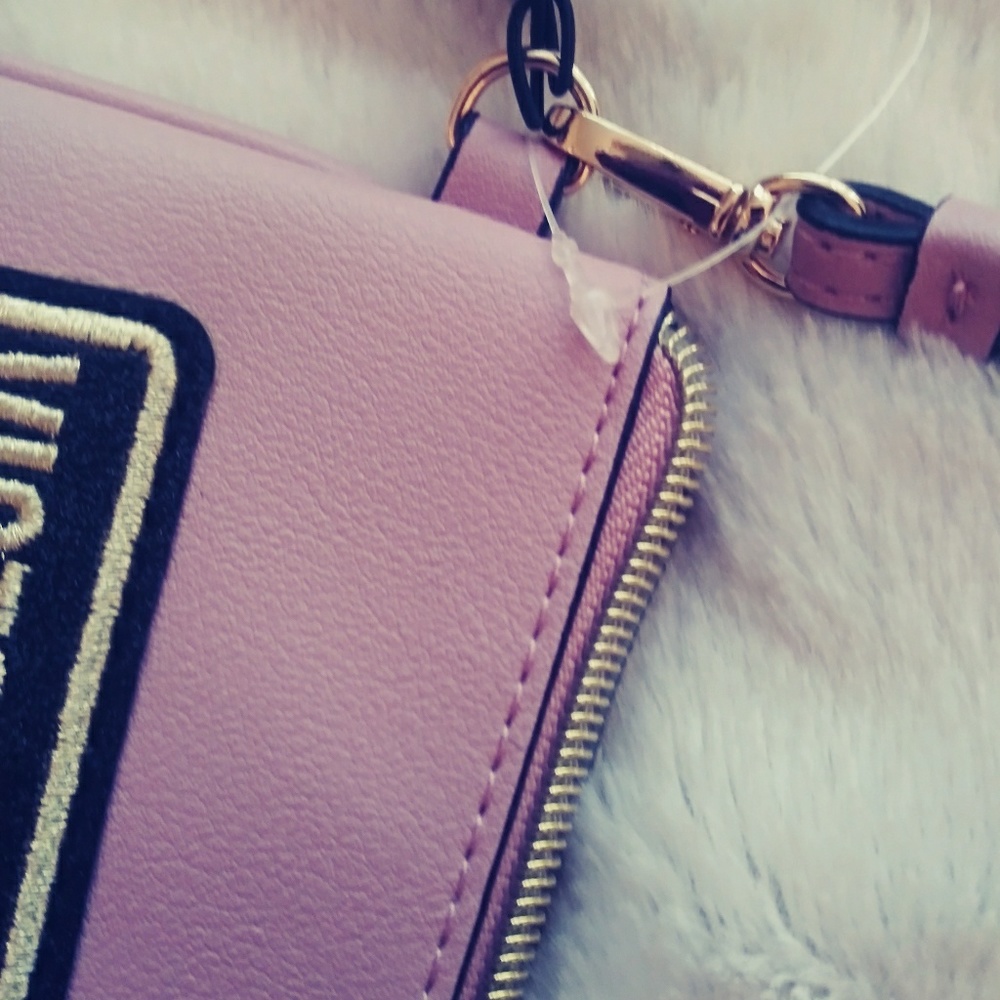 Wristlet / removeable - Picture 7 of 7